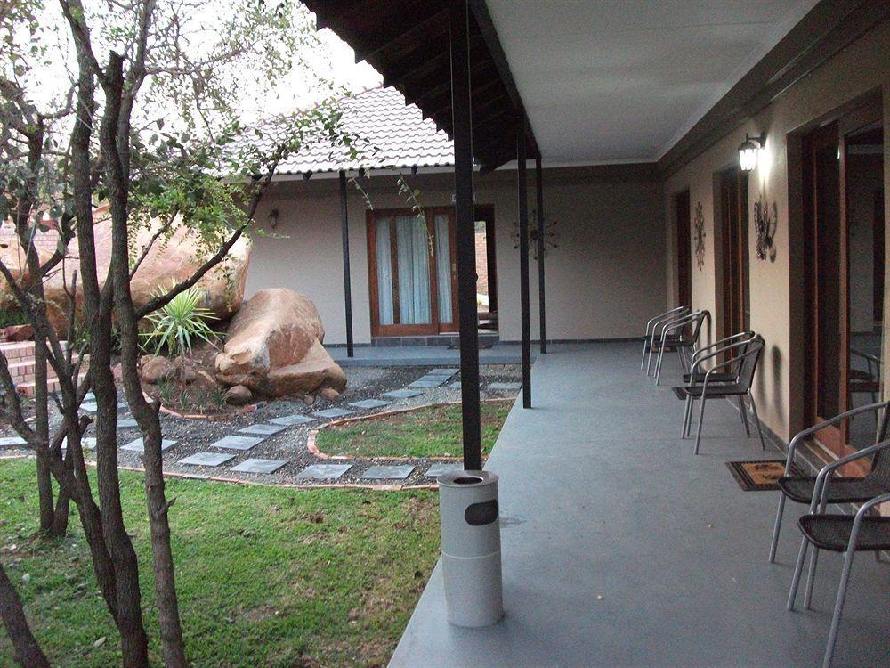 קומאטיפורט Meerkat Manor מראה חיצוני תמונה